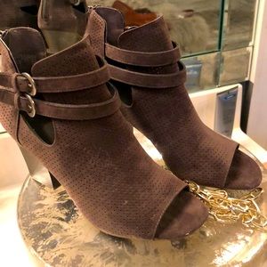Open toe brown suede bootie